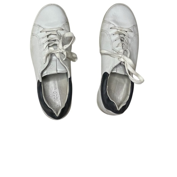 ECCO Women's Soft 7 Street Leather Sneaker - Picture 3 of 10